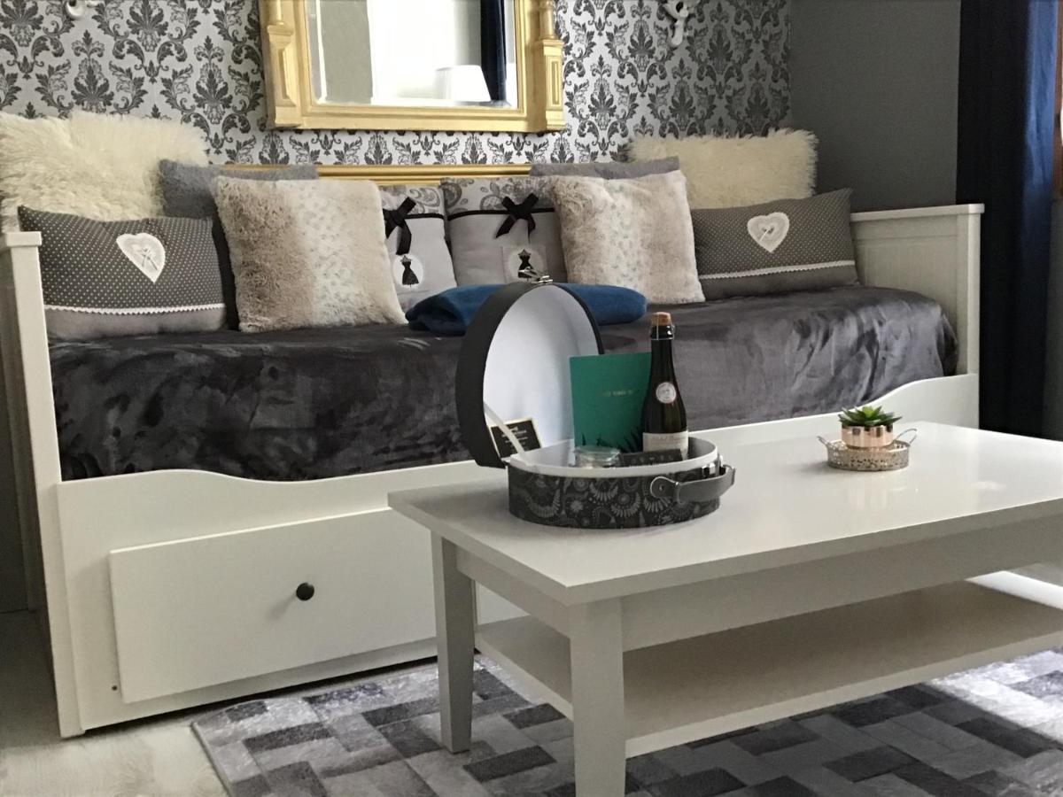 Appartement Medicis Avec Garage Honfleur Zewnętrze zdjęcie